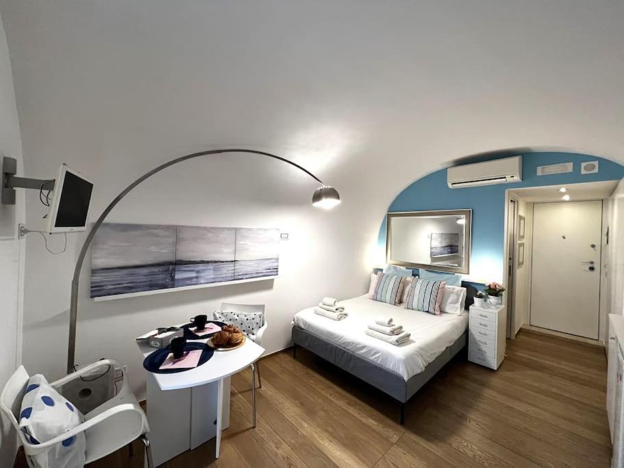 Apartamento Tiny House In Centro Bari Exterior foto